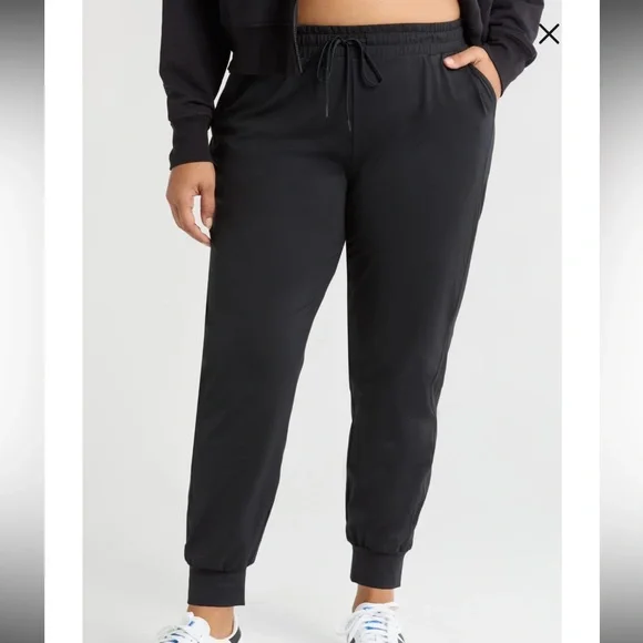 Zella Black Joggers - Picture 5 of 7
